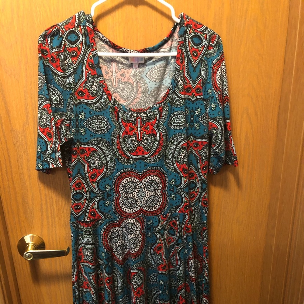 Lularoe Paisley printed Nicole